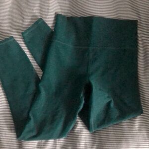 Vuori womens legging - size small - Forest green